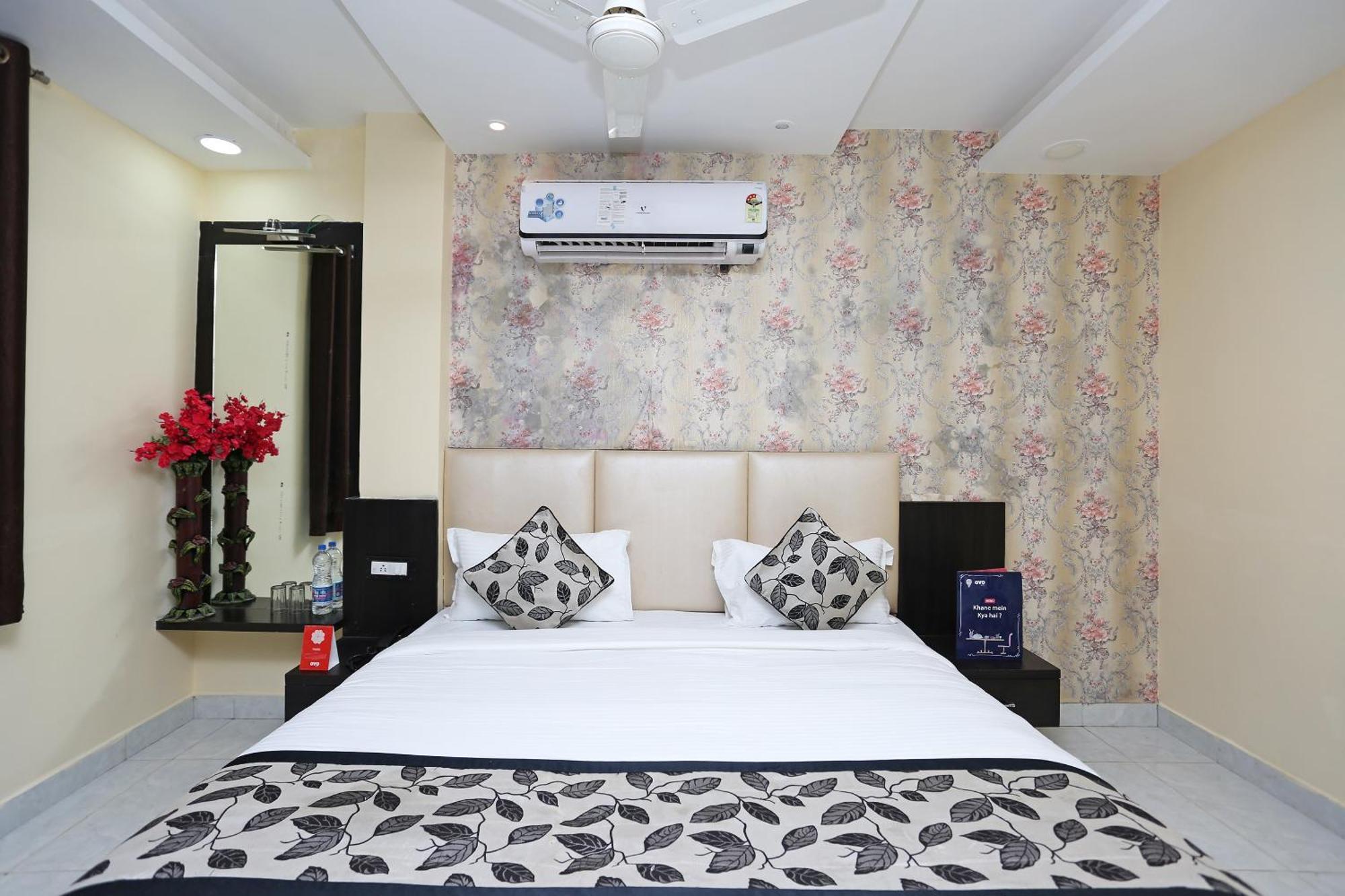 Hotel O Laxmi Privilege Inn Gwalior Bagian luar foto