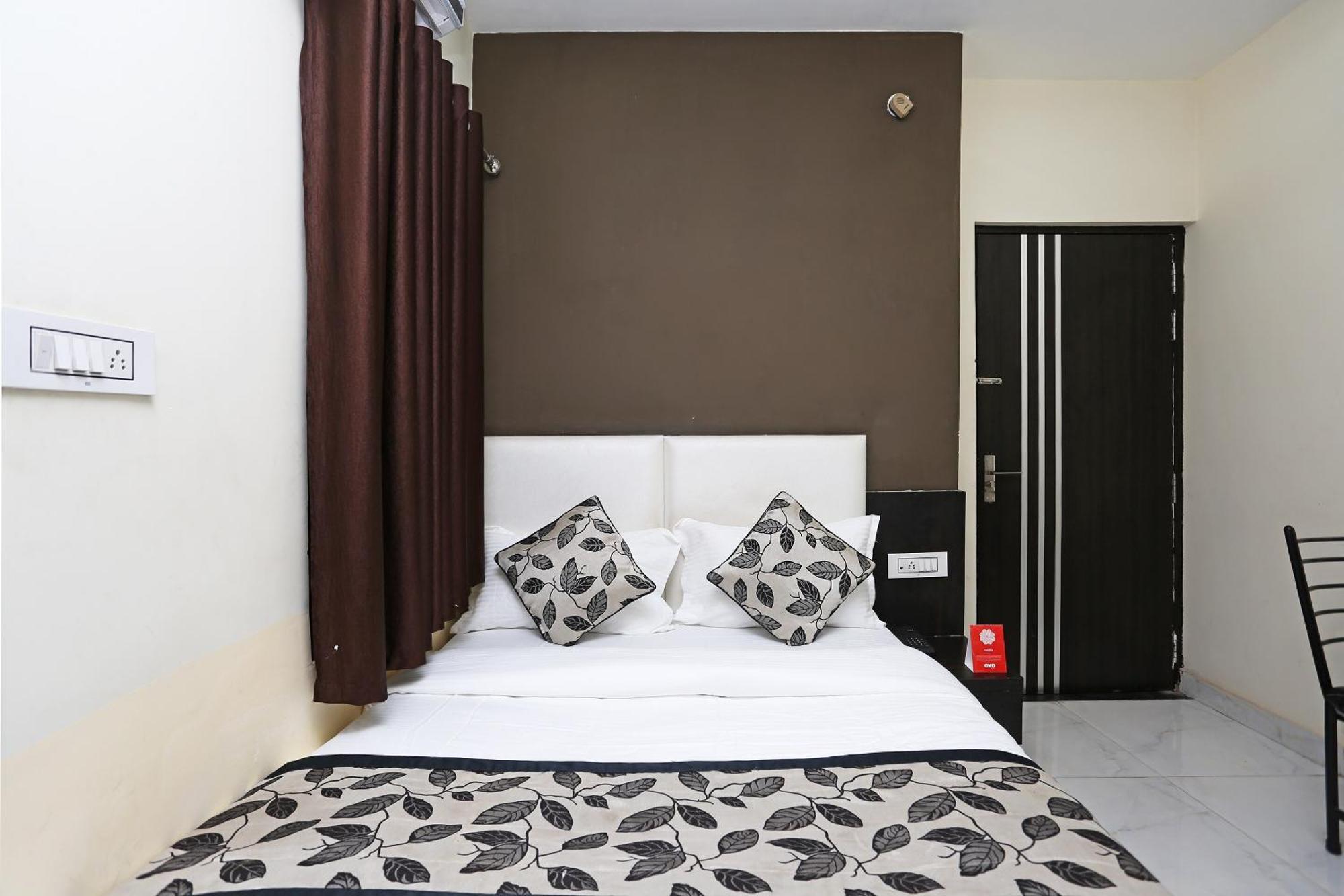 Hotel O Laxmi Privilege Inn Gwalior Bagian luar foto
